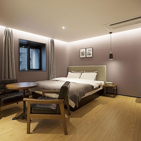 Brown Dot Hotel Чангуон Екстериор снимка