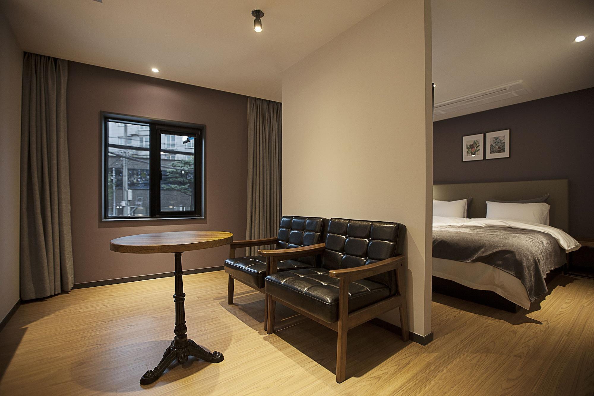 Brown Dot Hotel Чангуон Екстериор снимка
