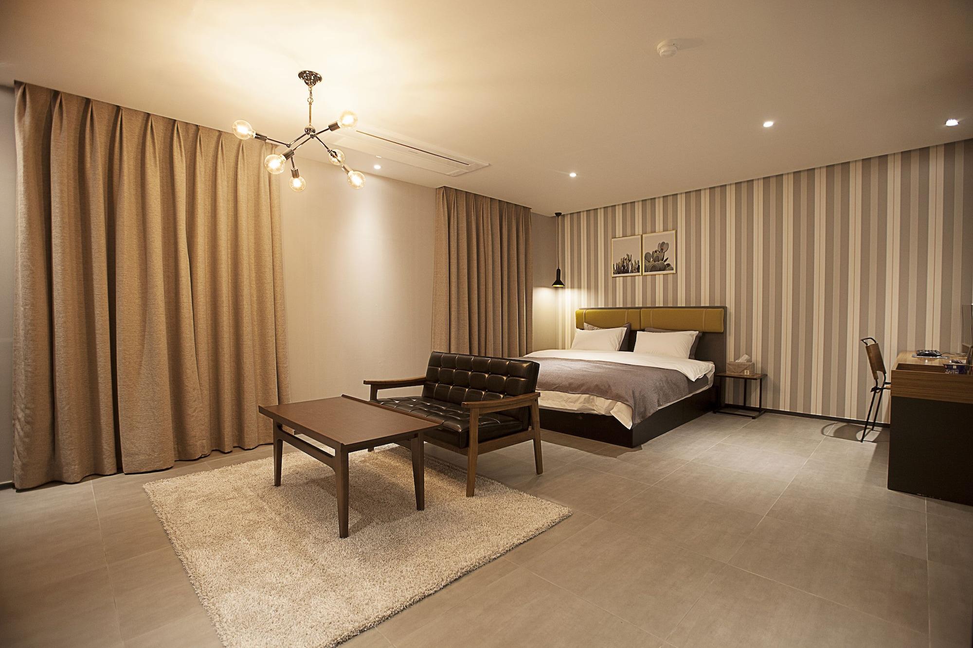 Brown Dot Hotel Чангуон Екстериор снимка