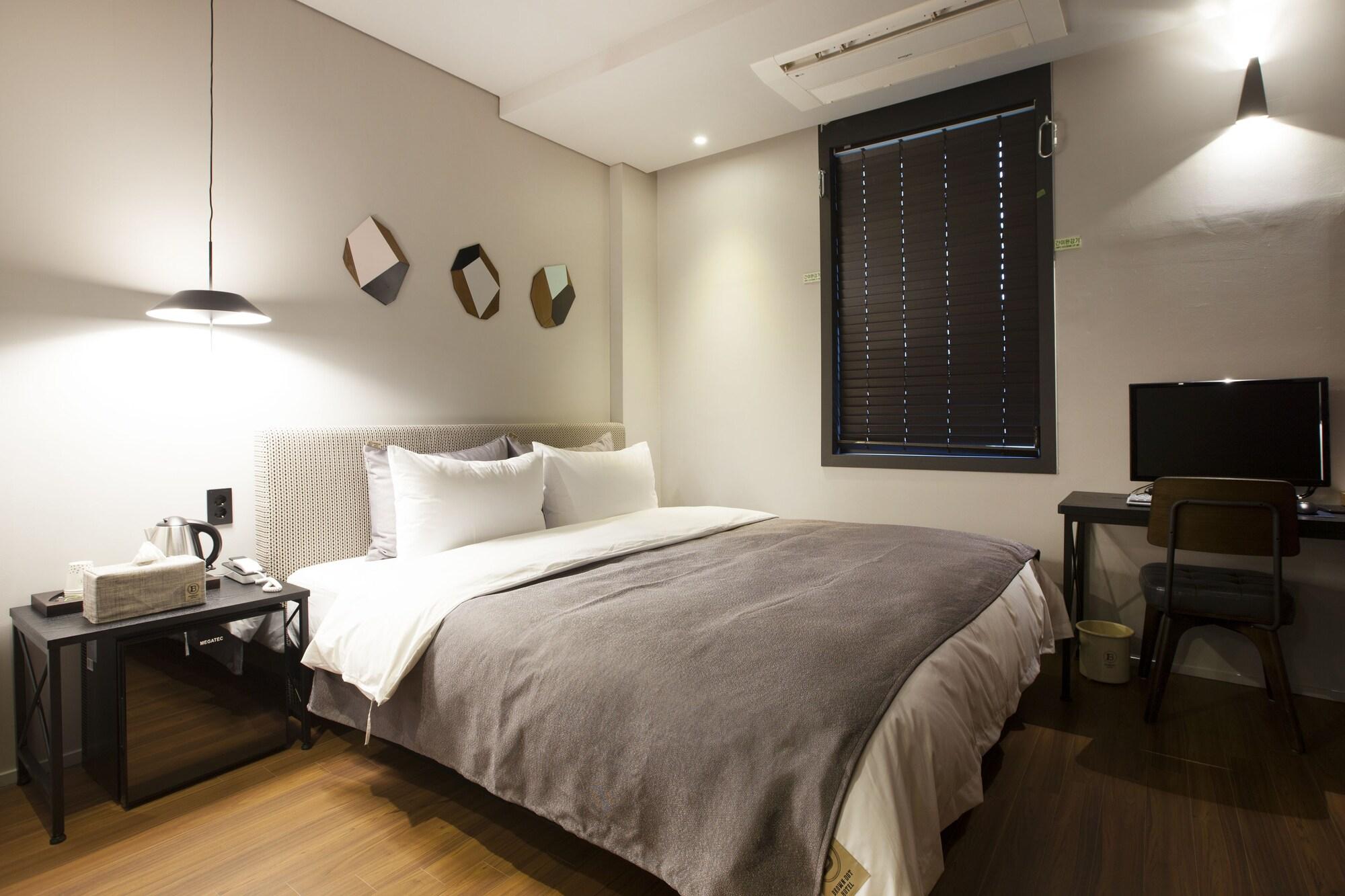 Brown Dot Hotel Чангуон Екстериор снимка