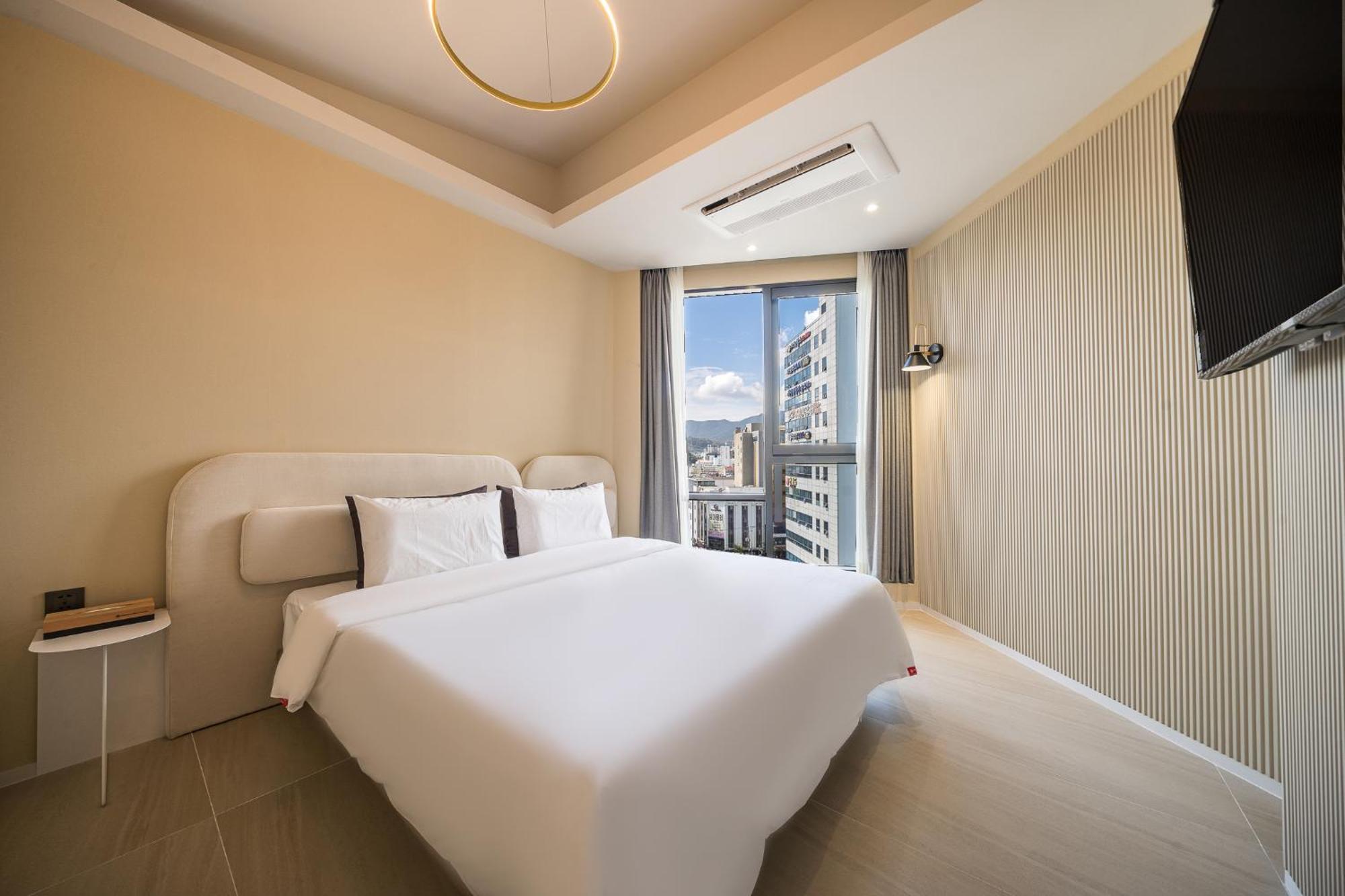 Brown Dot Hotel Чангуон Екстериор снимка