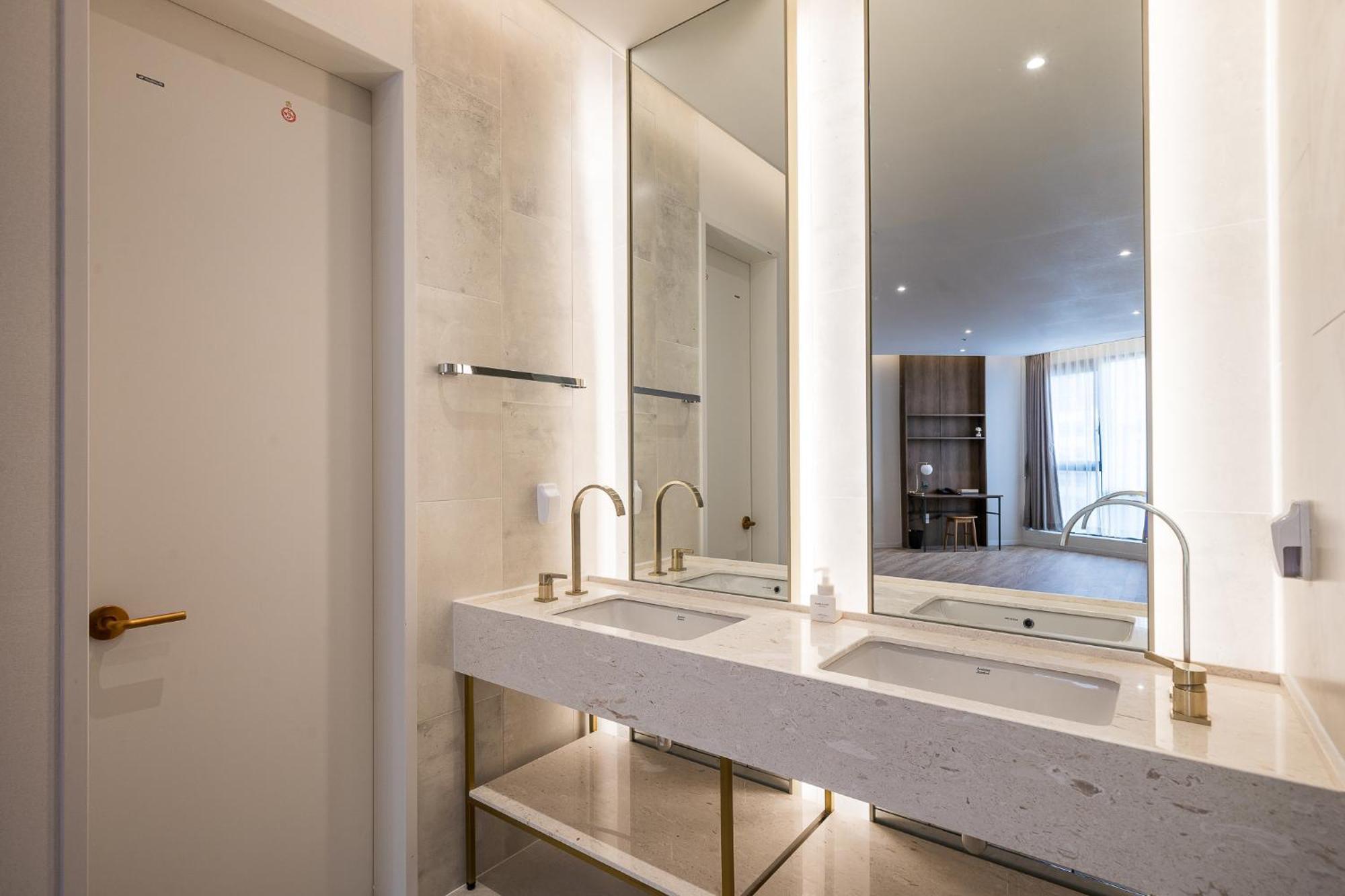 Brown Dot Hotel Чангуон Екстериор снимка