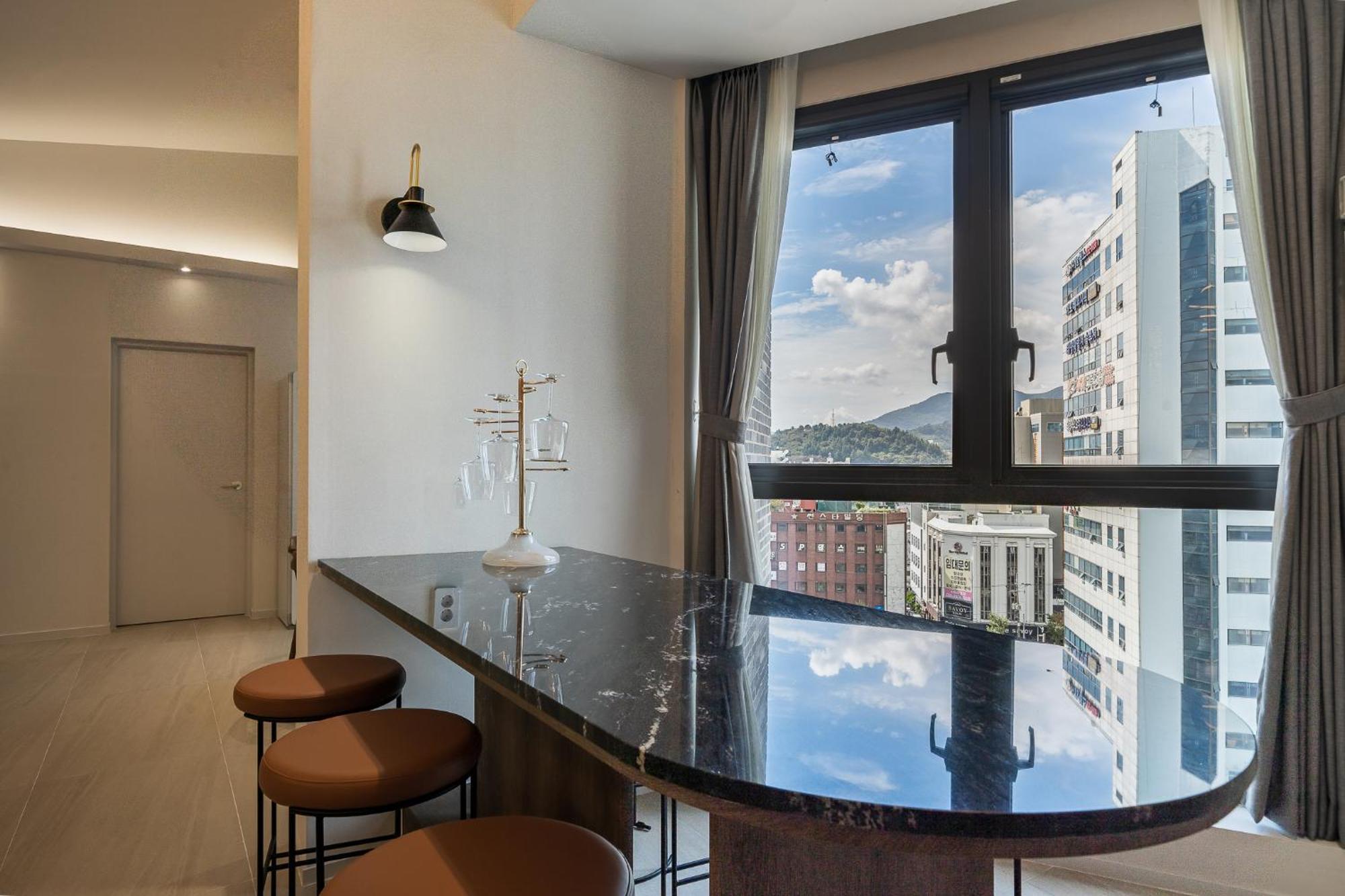 Brown Dot Hotel Чангуон Екстериор снимка