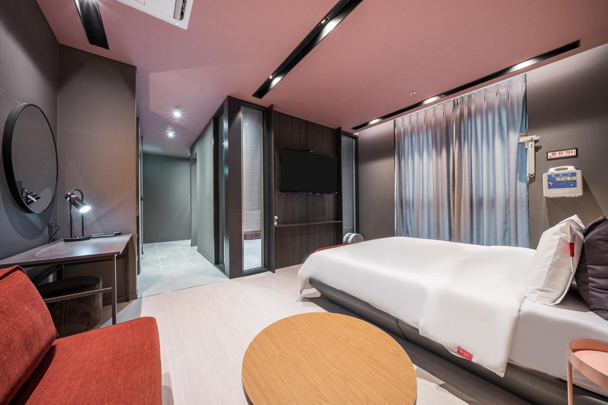 Brown Dot Hotel Чангуон Екстериор снимка