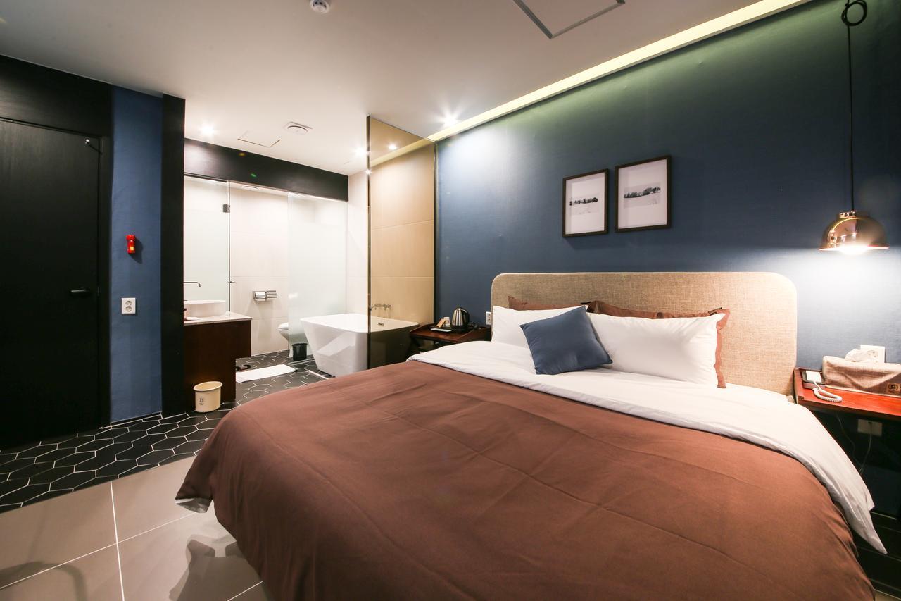 Brown Dot Hotel Чангуон Екстериор снимка